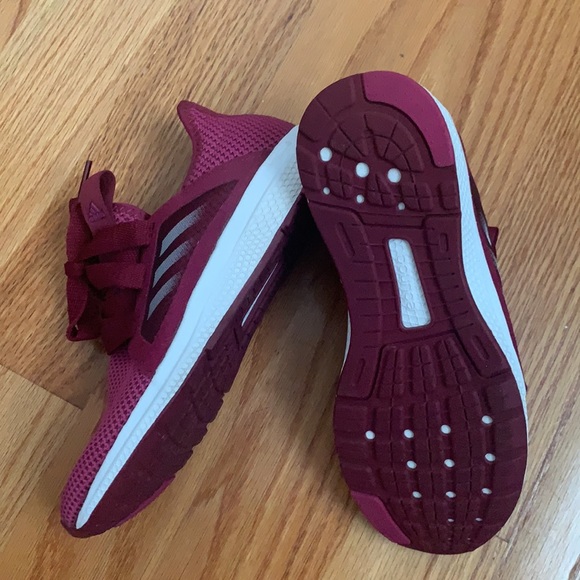 New Adidas Bounce Sneakera - Picture 3 of 4